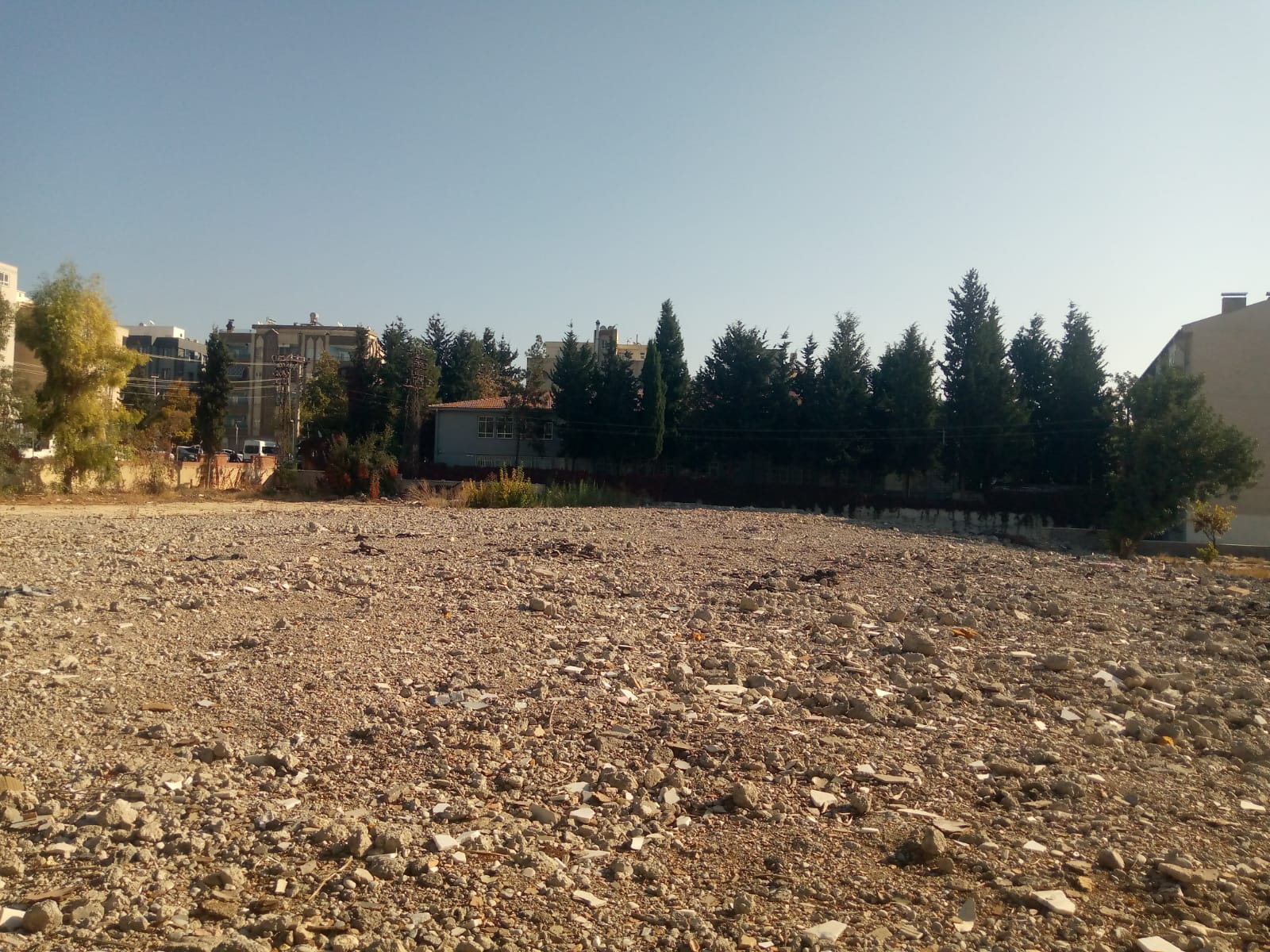 ‘Yıkılan öğretmen evi yatırım programına dahil edilsin’