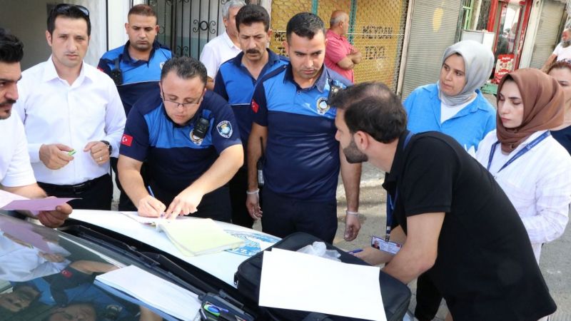 Zabıta ekipleri 3 ton et imha etti