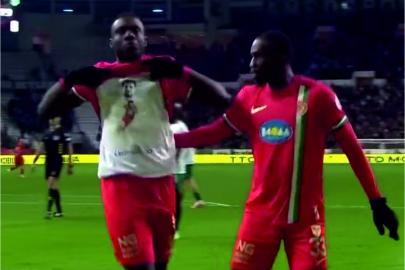 Amedspor'un golünü Şeyhmus Özer'e armağan etti