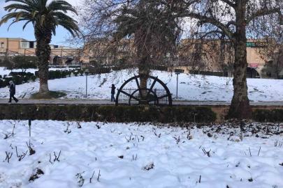 Beyaz örtüyle kaplanan Balıklıgöl havadan görüntülendi