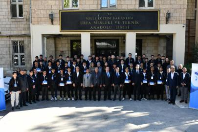 Deprem bölgesindeki başarılı öğrenciler ödüllendirildi