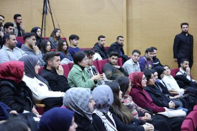 Gülpınar, Üniversiteli öğrencilerle buluştu