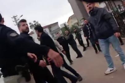 İntihar olayını haber yapan gazetecileri polisler darbetti