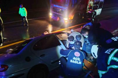 Mardin’de şarampole devrilen otomobilde 2 kişi yaralandı