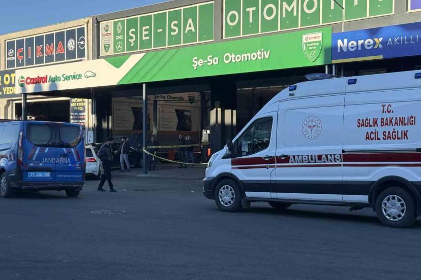 Sanayi sitesinde alacak-verecek kavgası: 4 yaralı