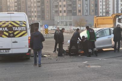Şanlıurfa’da öğrenci servisi ile otomobil çarpıştı