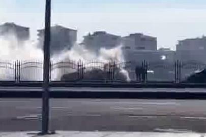 Seyir halindeki taksi alev aldı