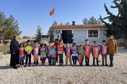 Siverek’te köy okulu öğrencilerine ağaç sevgisi ve çevre bilinci eğitimi