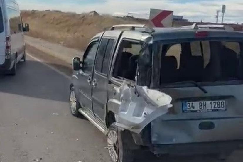 Tır ile hafif ticari araç çarpıştı: 1 yaralı