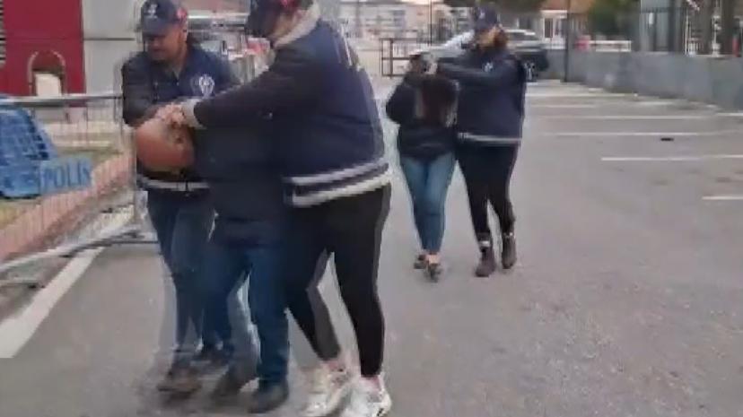 Yardım yapma vaadiyle dolandırıcılık yapan ve menfaat sağlayan şahıs tutuklandı