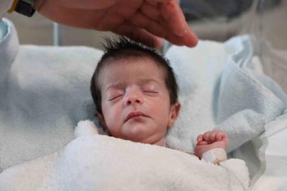 Doğuştan yemek borusu olmayan 4 günlük bebek, Elazığ’da hayata tutundu