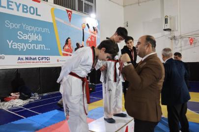 KARAKÖPRÜ’DE TAEKWONDO TURNUVASI