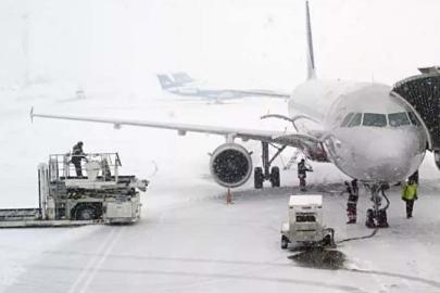 Komşuda uçak seferleri yapılamadı