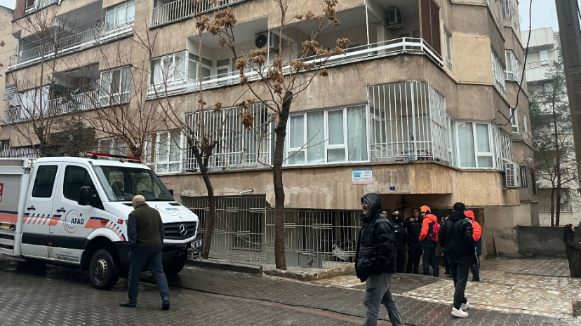 Şanlıurfa’daki bir apartmanda büyük panik