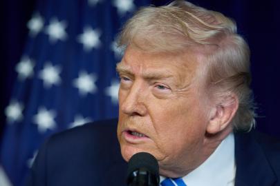 Trump: "Venezuela yönetiminde uygun bir geçiş sağlanana kadar orada kalacağız"