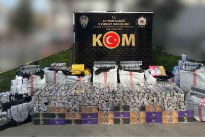 28 bin paket kaçak sigara hurdaların altından çıktı