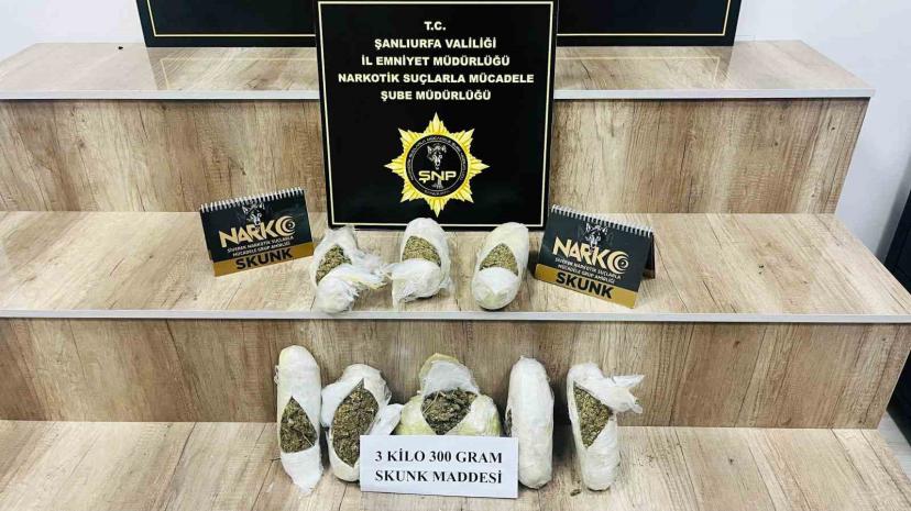 Bir araçta 3 kilo skunk maddesi ele geçirildi