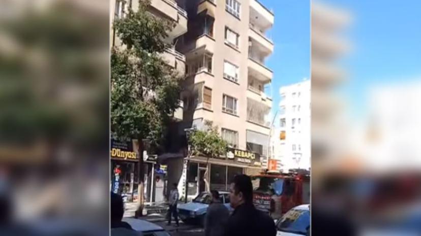 Haliliye’de bir apartmanda yangın