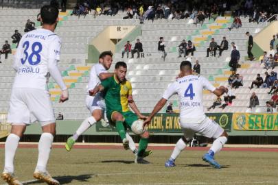 Kemal tarih yazıyor