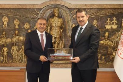 Vali Şıldak’tan selefi Ayhan’a ziyaret