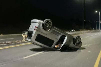 Hafif ticari araç takla attı