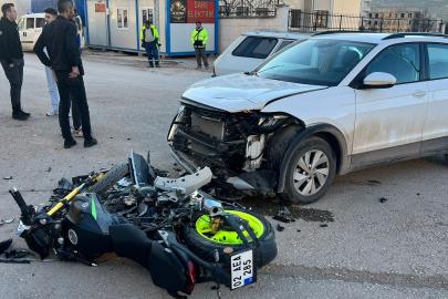 Motosiklet ile otomobil çarpıştı: 1 yaralı