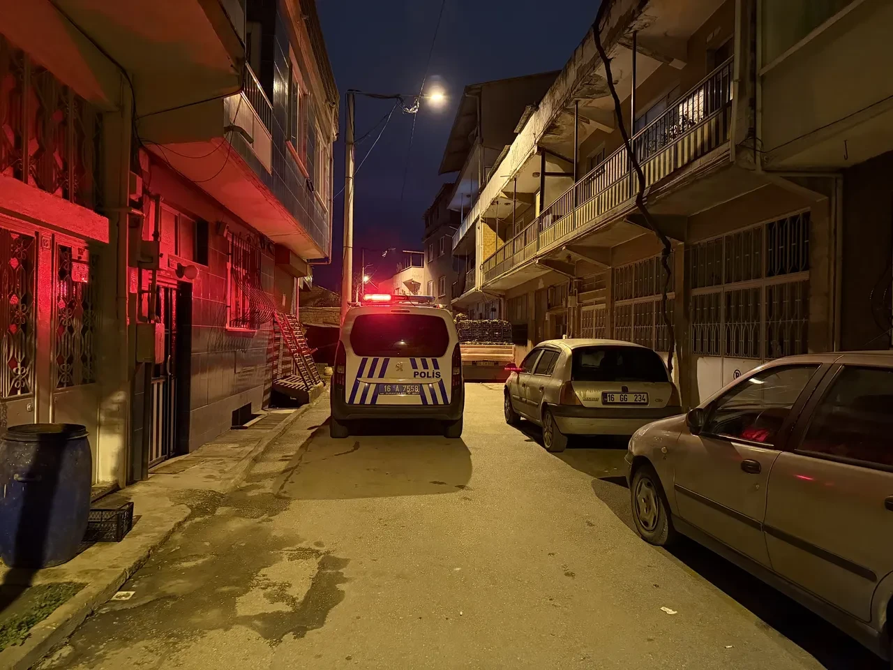 Bursa’da aile kavgası kanlı bitti: Baba ve oğlu öldürüldü