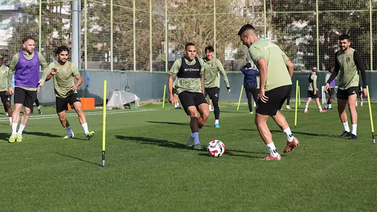Alanyaspor, Trabzonspor maçı hazırlıklarına start verdi