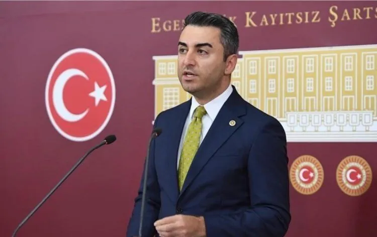 Cem Avşar’dan Kamu Reklamları Tepkisi: “Özgür Basın Yok Sayılamaz”