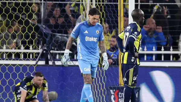 Fenerbahçe’de Büyük Şok! Tribünlerden Ederson’a Tepki